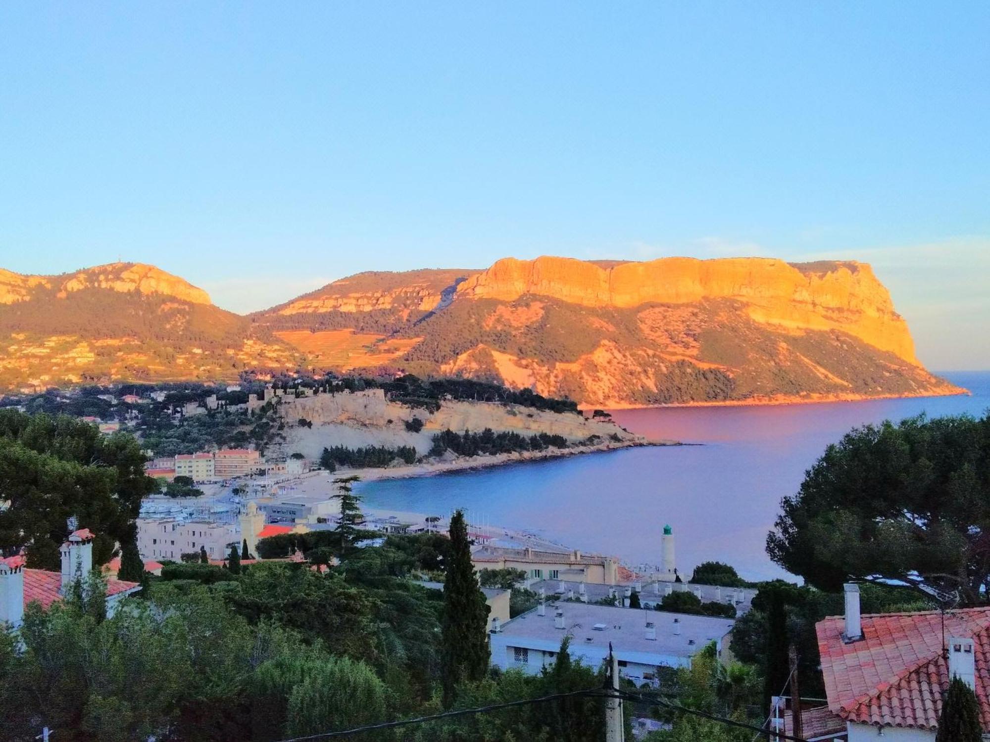 Camping Aux Portes De Cassis Рокфор-ла-Бедуль Екстер'єр фото