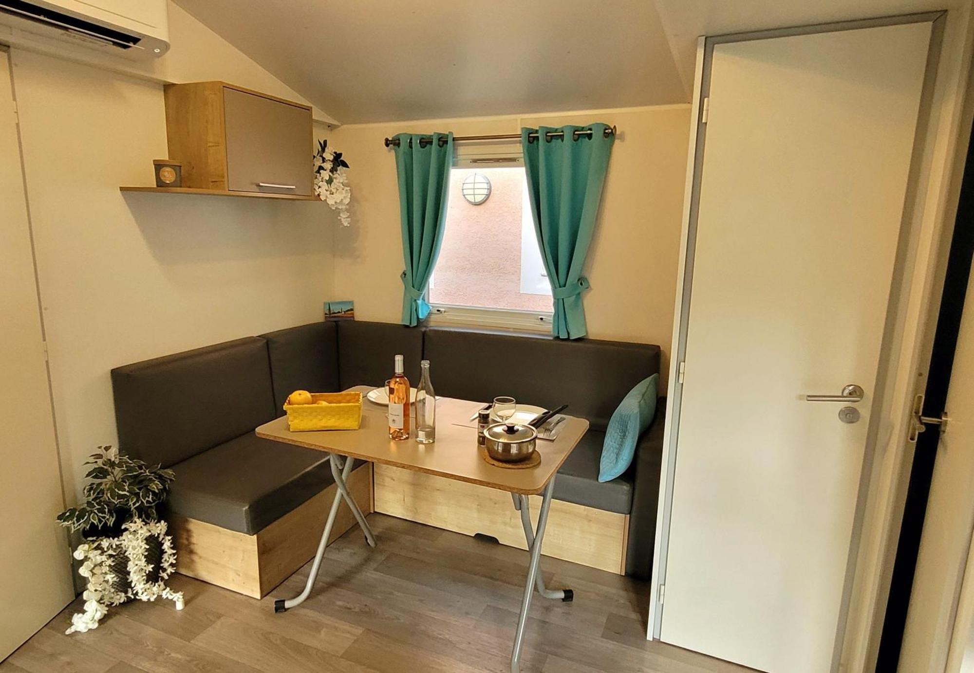 Camping Aux Portes De Cassis Рокфор-ла-Бедуль Екстер'єр фото