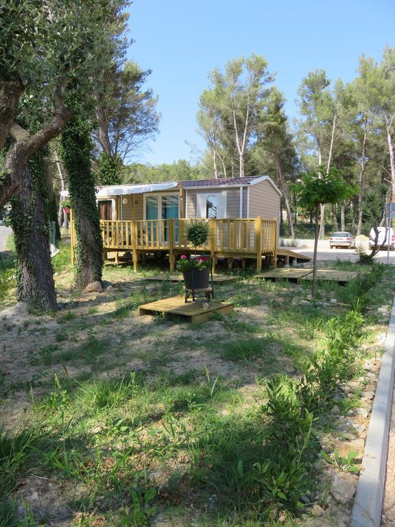 Camping Aux Portes De Cassis Рокфор-ла-Бедуль Екстер'єр фото