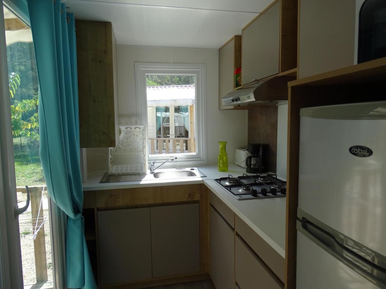 Camping Aux Portes De Cassis Рокфор-ла-Бедуль Екстер'єр фото